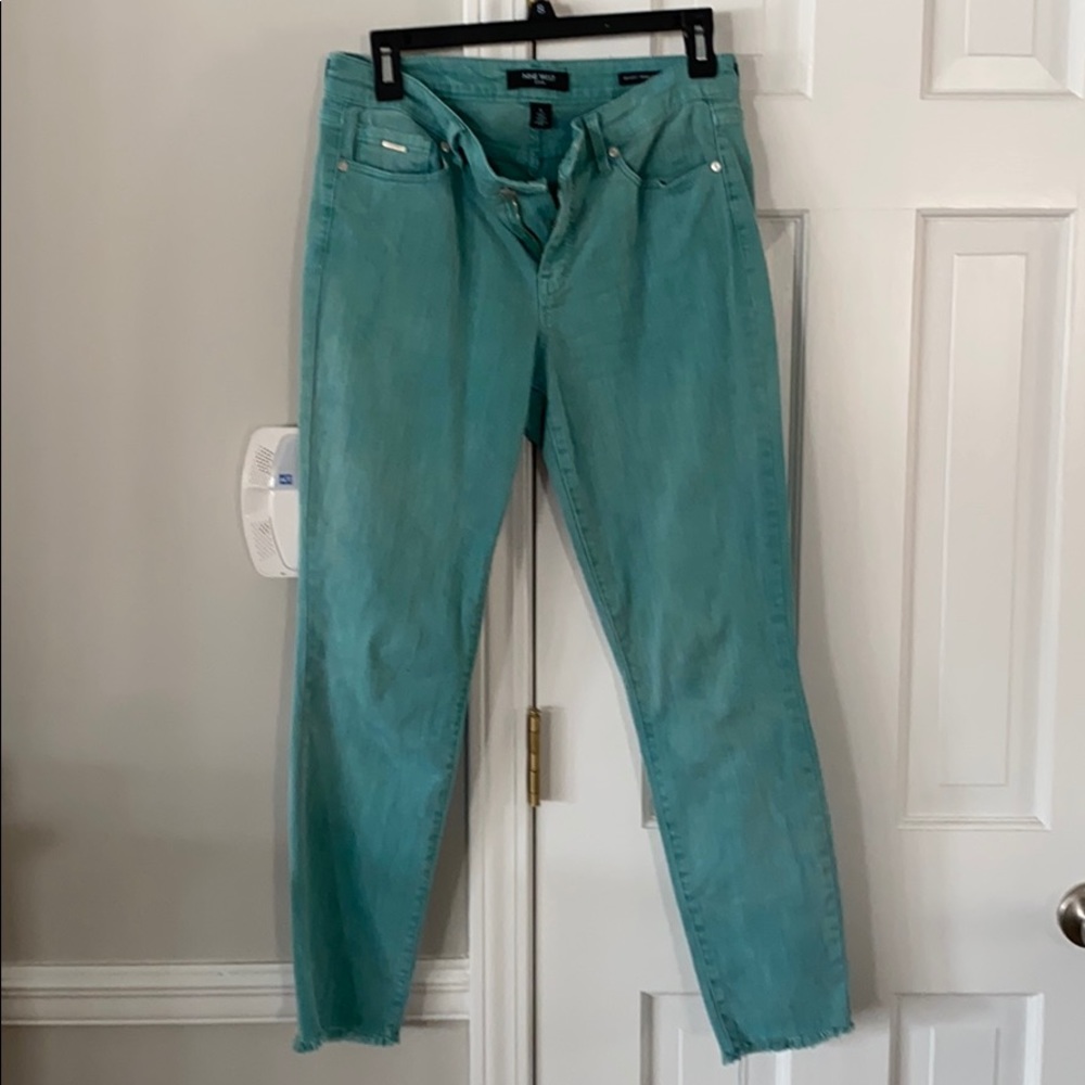 Jeans fringed